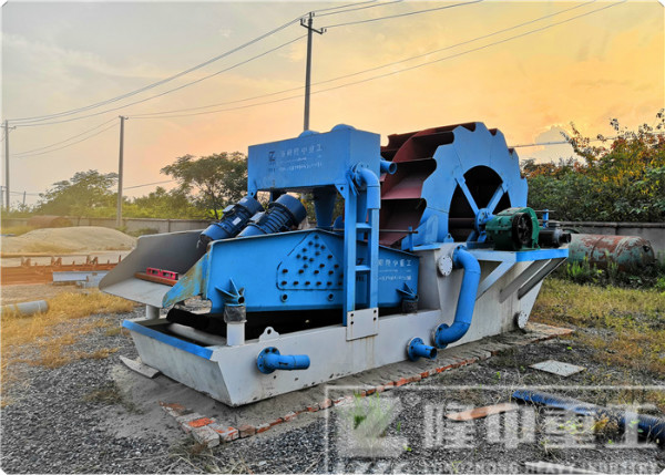 輪斗洗砂機安裝好后，千萬要對軸承檢查一遍